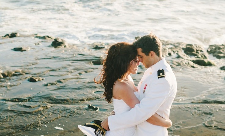 अपनी रूठी पत्नी को दे ये उपहार, बनाए उनके दिन को स्पेशल gifts to impress wife,gifts