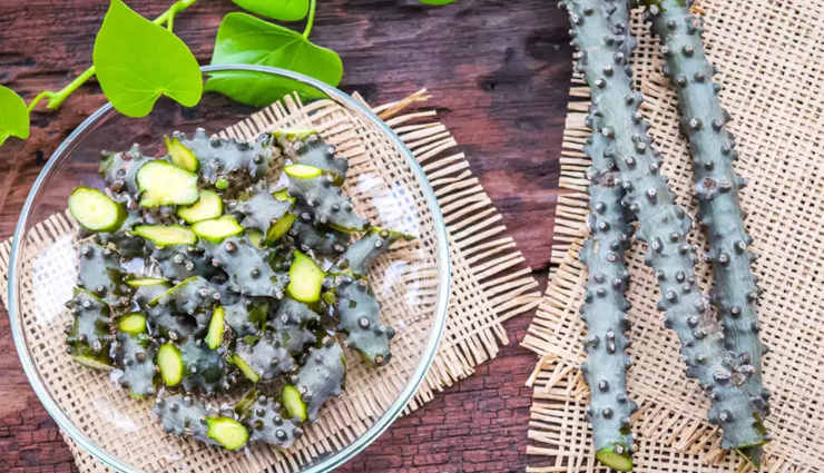 health benefits of giloy,giloy benefits,giloy for immunity,giloy juice benefits,giloy for fever,giloy for diabetes,giloy for skin,giloy for weight loss,giloy ayurvedic benefits,giloy medicinal uses,giloy anti-inflammatory properties,giloy for detox,giloy for digestion,giloy herbal remedy