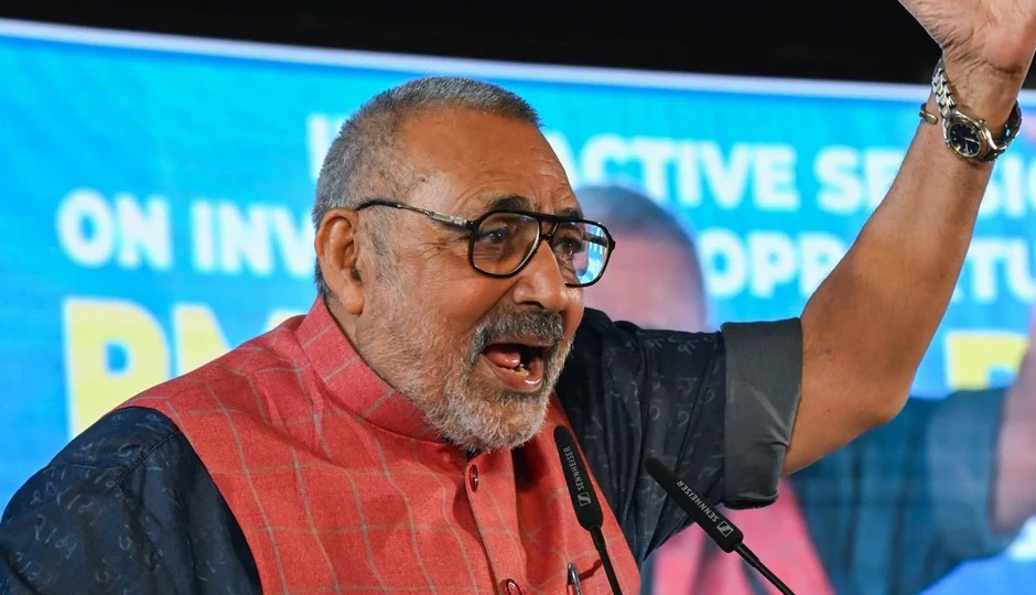 गिरिराज सिंह ने मुसलमानों को ‘नमक हराम’ बताया, कहा  आयुष्मान योजना का उपकार नहीं मानते