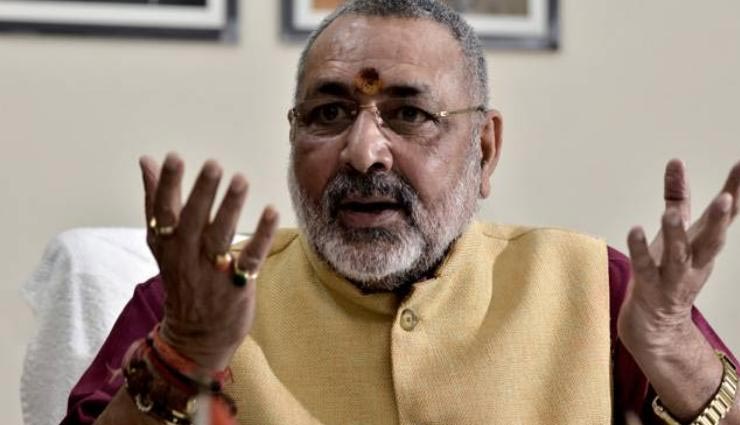 घृणा फैलाते हैं हरे झंडे, बैन लगाए चुनाव आयोग: गिरिराज सिंह