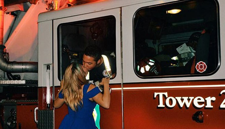 अंजान आदमियों को किस करती है ये लड़की, वजह हिला देगी  आपको