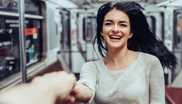 13 Ways To Make a Girl Laugh Based on Her Sense of Humor