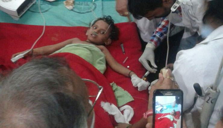 मुंगेर में 110 फुट गहरे बोरवेल में गिरी बच्ची को 28 घंटे बाद निकाला, सीएम नीतीश ने रेस्क्यू टीम को दी बधाई