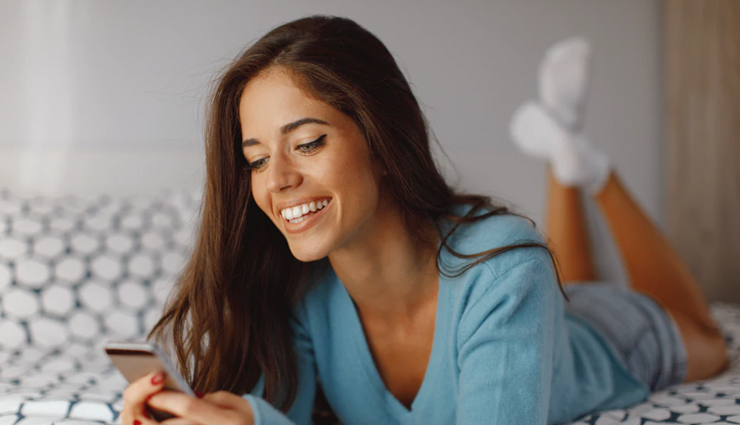 rule for texting him,relationship tips,texting tips,couple tips