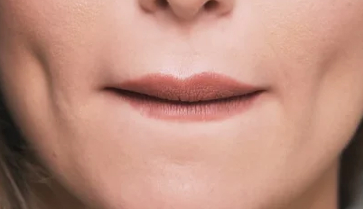 signs she wants to kiss you,how to tell if she wants to kiss you,signals that she wants to kiss you,body language indicating she wants to kiss you,ways to know if a girl wants to kiss you,signs that she is ready to kiss you,how to tell if a girl is thinking about kissing you,nonverbal cues that she wants to kiss you,indications that she wants to initiate a kiss,physical signs she is interested in kissing you