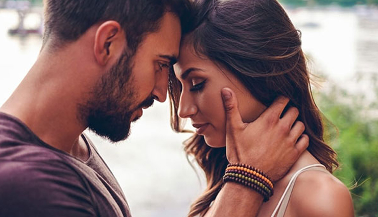 12 Sweet Things Every Girl Wants to Hear
