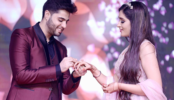 do not do these mistakes after engagement,there can be a rift in the relationship even before marriage,mates and me,relationship tips