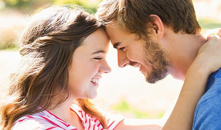 simple ways to make a girl fall for you,mates and me,relationship tips