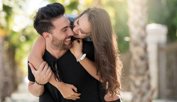 boyfriend,girlfriend,smiles on the faces of girls,relationship tips