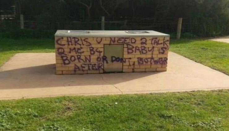 weird news,weird idea,girlfriend looking to her boyfriend,australia,social media