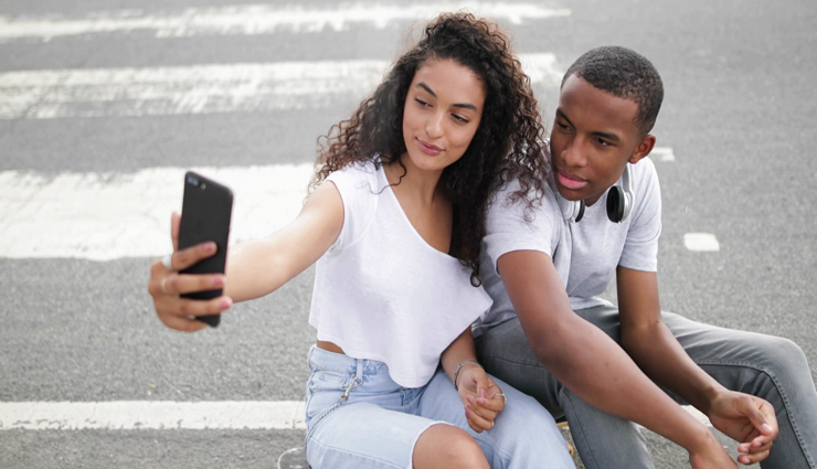 लड़कियों की इन आदतों के दीवाने होते हैं लड़के, दोस्त बनने की करते हैं कोशिश 