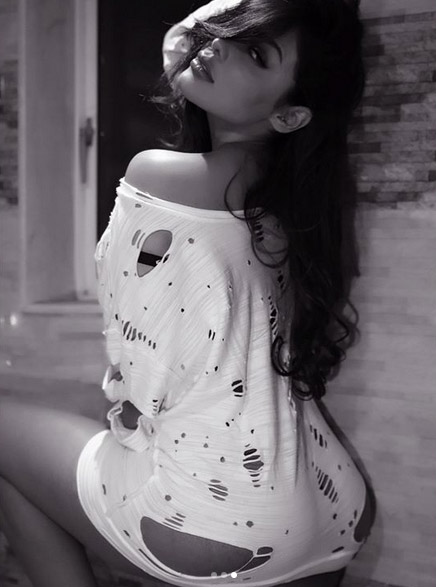 bigg boss,gizele thakral,gizele thakral photoshoot,gizele thakral instagram pics,gizele thakral viral pics,gizele thakral hot pics