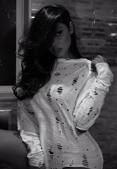 bigg boss,gizele thakral,gizele thakral photoshoot,gizele thakral instagram pics,gizele thakral viral pics,gizele thakral hot pics