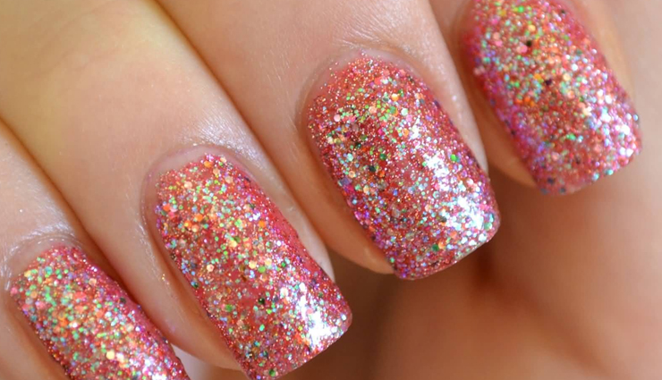 8 Beautiful Glitter Nail Art Designs To Try