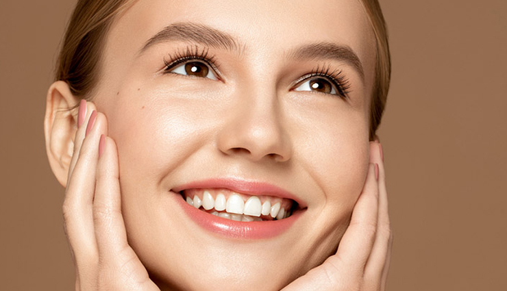 इन 6 घरेलू फेस पैक से बनाए स्किन को चमकदार, लंबे समय तक रहेगा निखार 