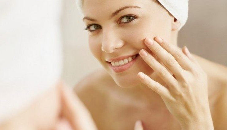 चमकदार त्वचा दिलाता है बकासन, जाने और फायदे