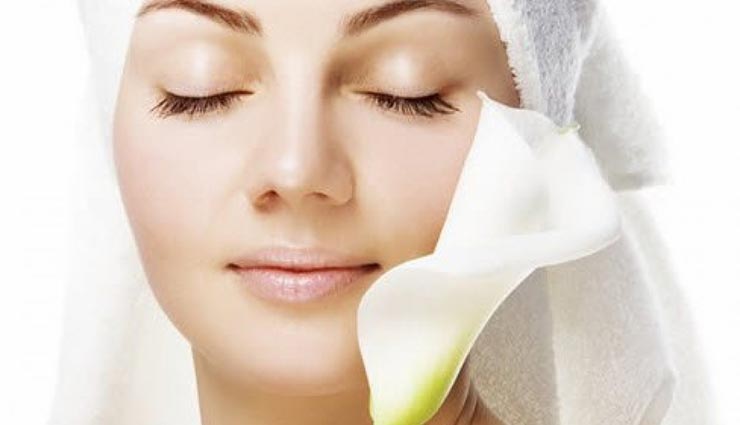 चहरे की हर समस्या का इलाज है हल्दी, जानें इस्तेमाल करने का तरीका