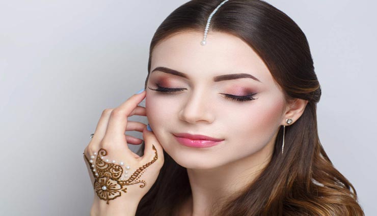 मिनटों में मिलेगा पार्लर जैसा निखार, कॉफी की मदद से इस तरह करें फेशियल 