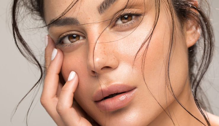 ice cube facial benefits,skin benefits of rubbing ice on face,amazing effects of ice cubes for skin,ice cube beauty hacks for your face,refreshing ice cube face treatment,benefits of cold compress for facial skin,how ice cubes improve skin health,ice facial for glowing skin,cool ice massage for your face,ice cubes in skincare routine