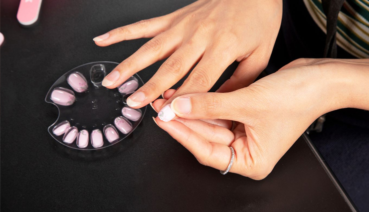 nail growth tips,natural nail growth remedies,how to grow nails faster,tips for strong nails,biotin for nail growth,nail hardeners,nail grooming tips,healthy nails