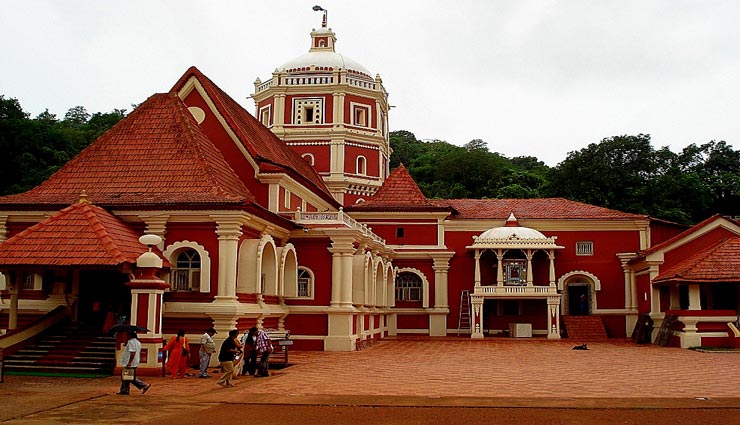 इन मंदिरों के लिए भी जाना जाता हैं गोवा, युवाओं के साथ बुजुर्ग भी ले सकते हैं घूमने का मजा