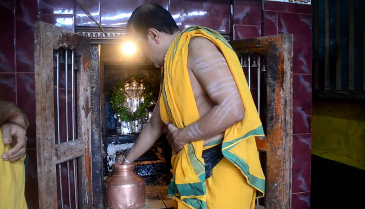 mahabaleshwar temple complex and around,adi gokarna temple,skandeshwar temple,veerabhadra temple,tamra gauri temple,gautameshwara temple,dattatreya temple,gokarna,places to visit in gokarna,temples to visit in gokarna