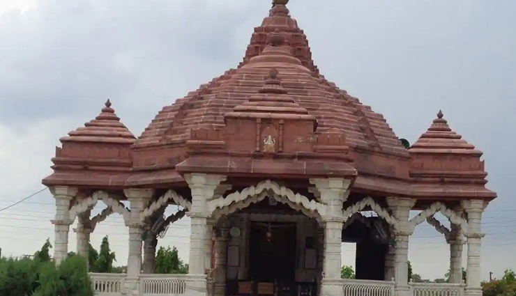 सावन में करना चाहते हैं भोले बाबा के दर्शन, चले आइये उत्तरप्रदेश के इन प्रसिद्द शिव मंदिर famous shiv temple in uttar pradesh,popular lord shiva temples in up,top shiva temples to visit in uttar pradesh,historical shiva temples in uttar pradesh,best shiva temples for devotees in up,sacred shrines of lord shiva in uttar pradesh,holy shiv temples in the state of uttar pradesh,ancient shiva temples of uttar pradesh,must-visit lord shiva temples in up,spiritual places dedicated to lord shiva in uttar pradesh,shiva lingams and temples in uttar pradesh