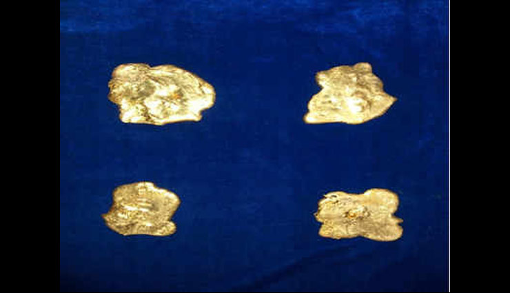 मलाशय में छिपा रखा था 53.5 लाख रुपये का सोना, 4 लोग गिरफ्तार