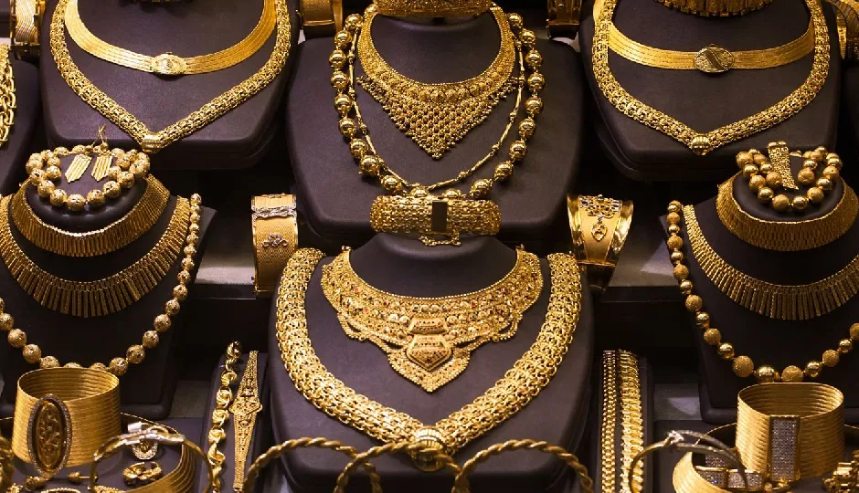 सप्ताह भर में तेजी के बाद आज सोने की कीमत में आई गिरावट, जानें अपने शहर में 24 कैरेट सोने का लेटेस्ट भाव