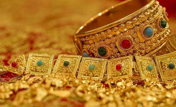 Gold prices down by Rs 2,000; silver rates decline further