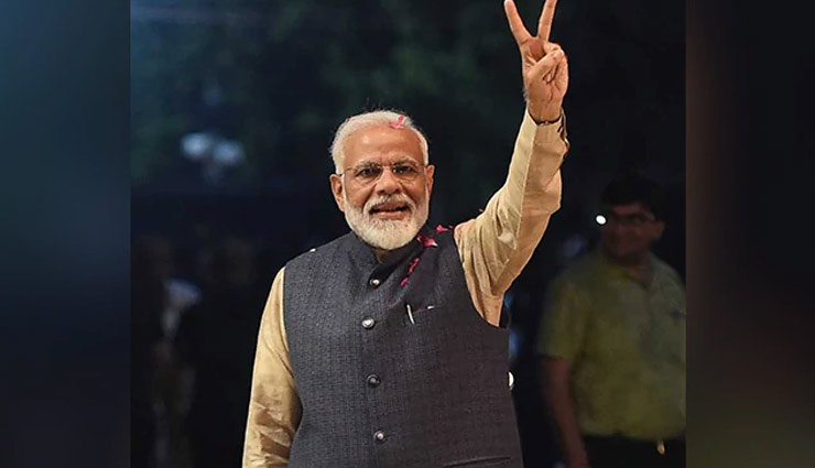 happy birthday,happy birthday pm modi,fan offers 1kg25 grms gold crown,sankat mochan temple,news,varanasi,modi 69th birthday