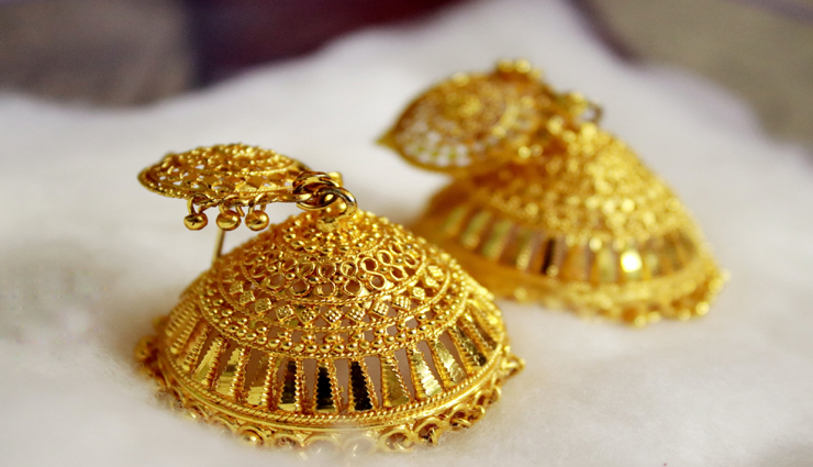 astrology tips,astrology tips in hindi,things under pillow