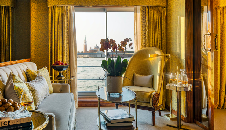 gold plated hotel,gold plated hotel in vietnam,dolce hanoi golden lake