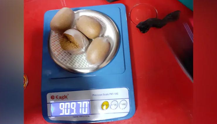 तस्करी के लिए बनाया 42 लाख के सोने का बूरा, शरीर में छुपाया ऐसी जगह जो सोच से परे