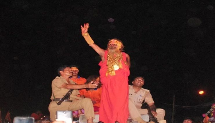 weird news,weird information,golden baba,sudhir kumar makkad