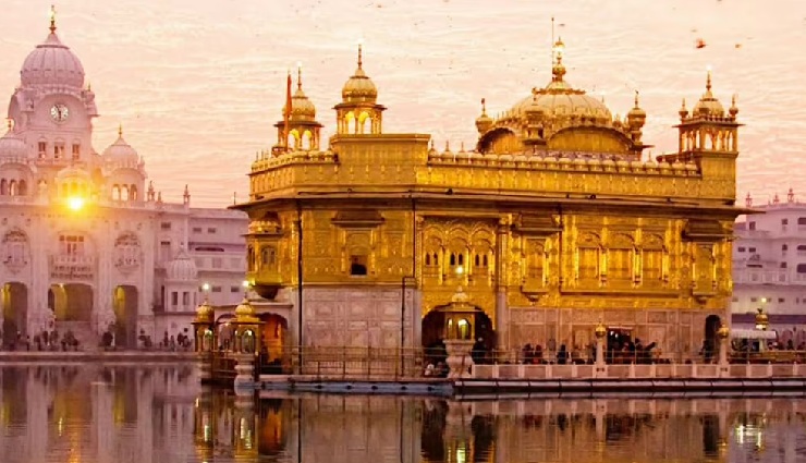 12 Monuments in India That are Worth Watching at Night