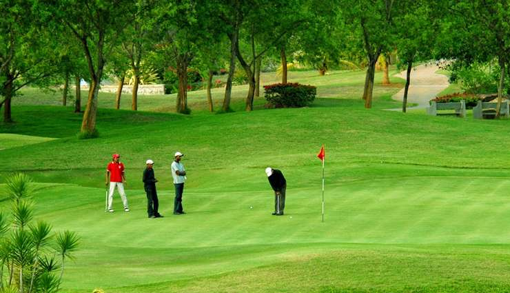 gulmarg gondola ride,apharwat peak gulmarg,alpathar lake gulmarg,maharani temple gulmarg,st. mary’s church gulmarg,gulmarg golf course,baba reshi shrine gulmarg,children’s park gulmarg,strawberry valley gulmarg,ningle nallah gulmarg,drung waterfall gulmarg,ferozepur nallah gulmarg,tangmarg gulmarg,seven springs gulmarg,gulmarg biosphere reserve