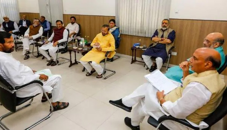 मोदी सरकार के मंत्री ने कहा - लॉकडाउन खत्म करने पर अभी फैसला नहीं 