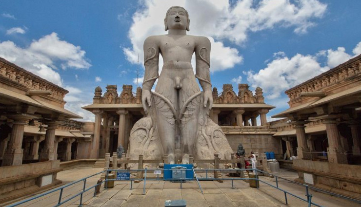 historical monuments in india,architectural wonders of india,indian heritage sites to explore,traditional indian architecture landmarks,famous temples and palaces in india,unique indian architectural styles,modern architectural marvels in india,landmarks showcasing indian culture,ancient indian architectural sites