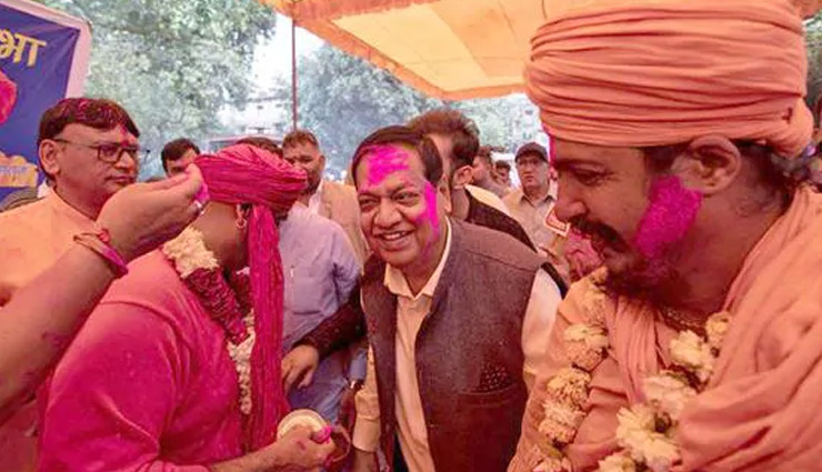 all india hindu mahasabha,drinking,cow,urine,gaumutra,coronavirus,gomutra party,weird news