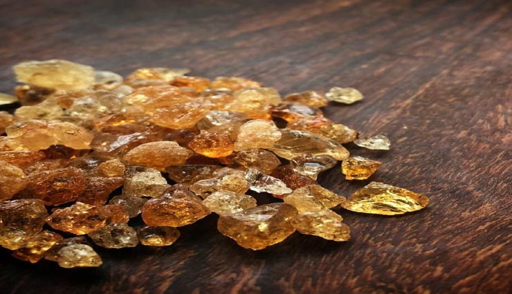 सर्दियों में क्यों बनाए जाते है गोंद के लड्डू, फायदे जान आप भी रह जाएंगे हैरान