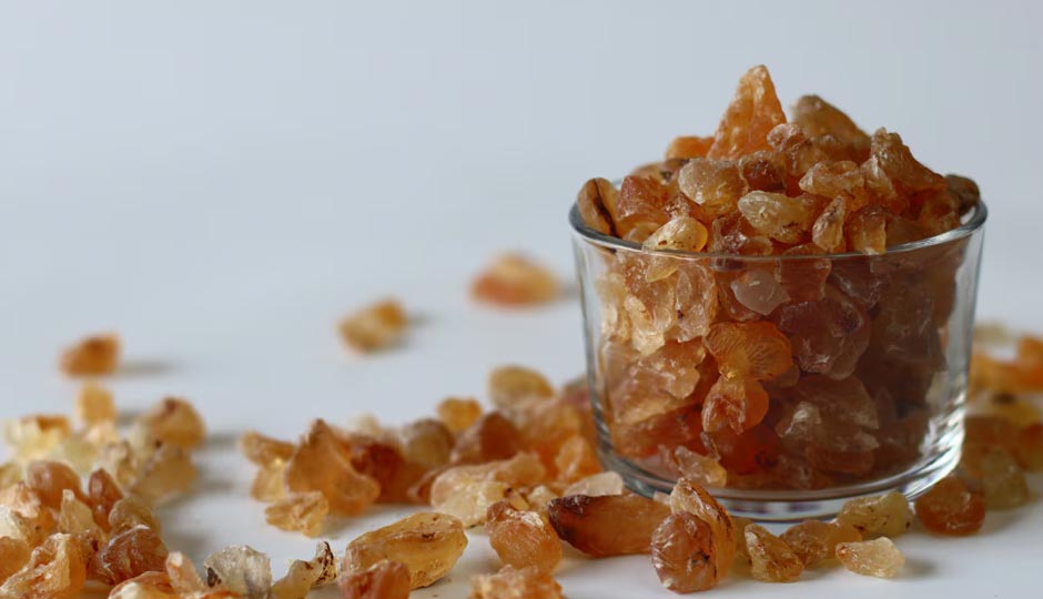 7 Least Known Health Benefits of Gond Katira in Summers