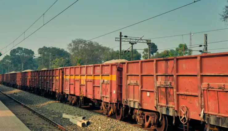 मध्य प्रदेश: शहडोल के सिंहपुर रेलवे स्टेशन पर दो माल गाड़ियों की टक्कर, लोको पायलट की मौत