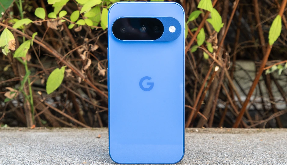 Top 5 Smartphones with DSLR-Level Cameras Competing with Google Pixel 10