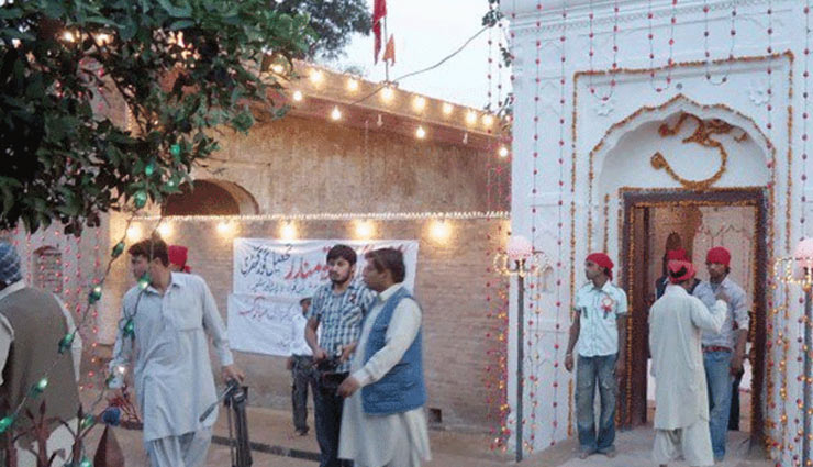 hindu temples,pakistan,katasraj temple .hinglaj mata temple,panchmukhi hanuman mandir,gorakhnath temple peshawarholidays,tourism