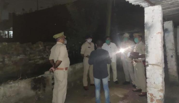 गोरखपुर : सिलिंडर से सिर पर वारकर सोफा कारीगर की हुई हत्या, पुलिस कर रही छानबीन