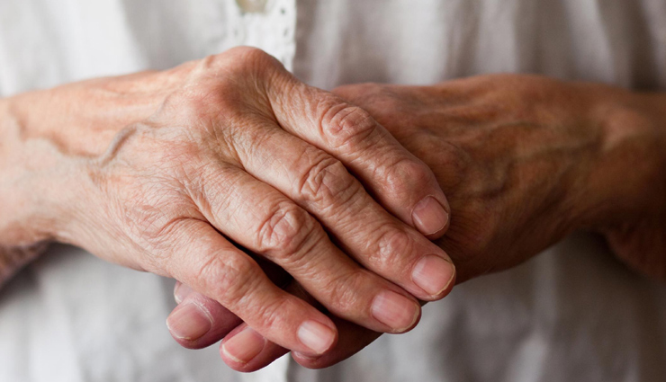 क्या आपके फ्रिज में भी आ चुकी हैं कोल्ड ड्रिंक की बोतलें? ये नुकसान जान अभी निकाल फेंकेंगे! side effects of cold drinks,health risks of cold beverages,dangers of drinking cold drinks,cold drink health issues,negative effects of cold drinks,cold drink health problems,cold drink disadvantages,harmful effects of soft drinks,cold drinks and dental health,impact of cold drinks on digestion