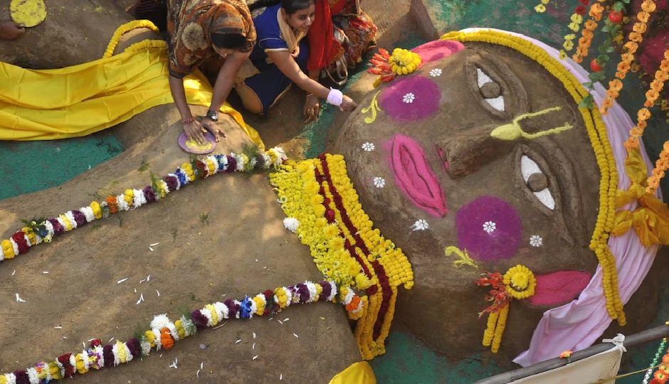 गोवर्धन पूजा 2025: अपनों को भेजें ये 10 खास शुभकामना संदेश, बनाएं पर्व और भी यादगार