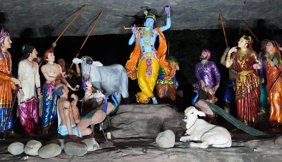 गोवर्धन पूजा 2025: आज करें विधिपूर्वक पूजा – जानें शुभ मुहूर्त, मंत्र, उपाय और आरती की पूरी जानकारी