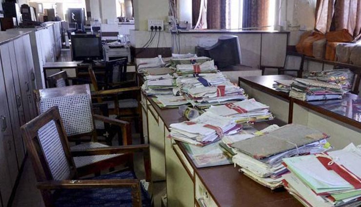 7वां वेतन आयोग: केंद्रीय कर्मचारियों को लग सकता है बड़ा झटका, रिटायरमेंट को लेकर मोदी सरकार का ये नया प्लान 